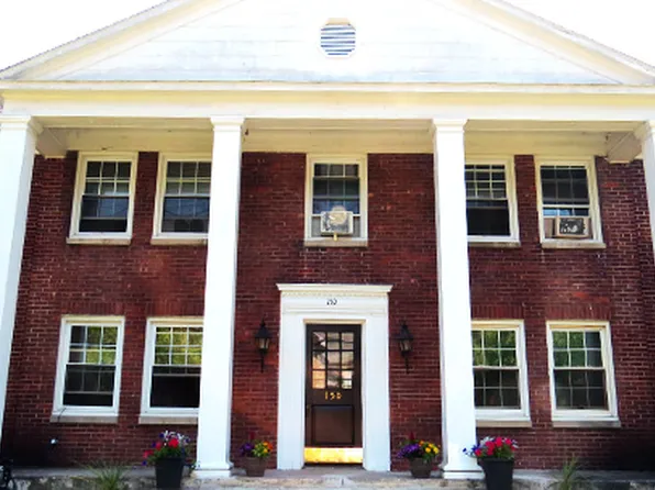 Williamsburg Court Apartments