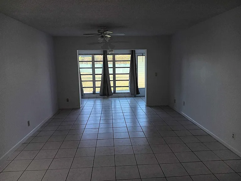 20886 Vinesta Cir #313 — Photo 8