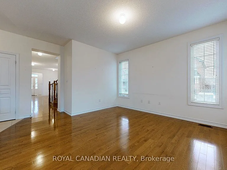 1 Green Spruce Rd — Photo 8