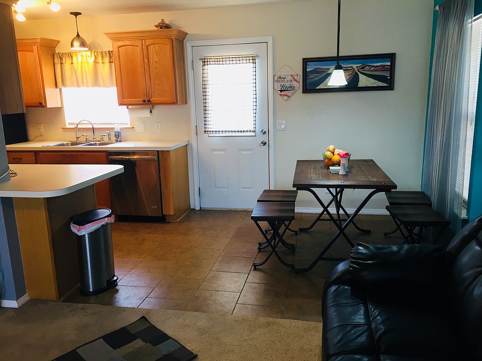 1st image of 212 N Massingale Dr
