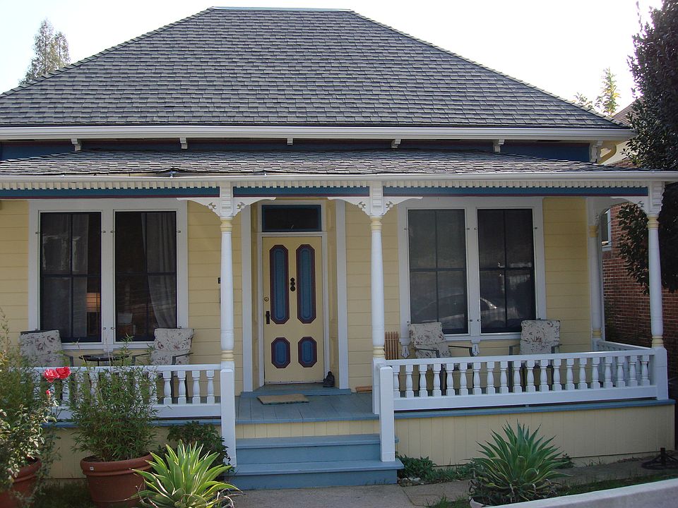 Quintessential Victorian Cot