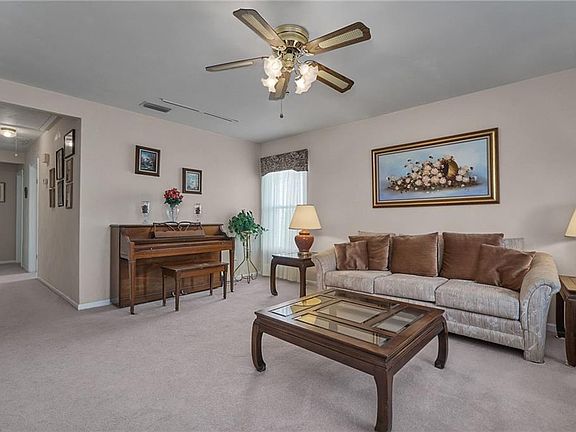 5th image of 928 Roberval Dr