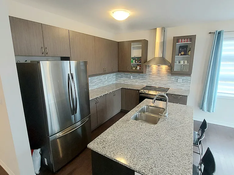 92 Berkely St #UPPER — Photo 25