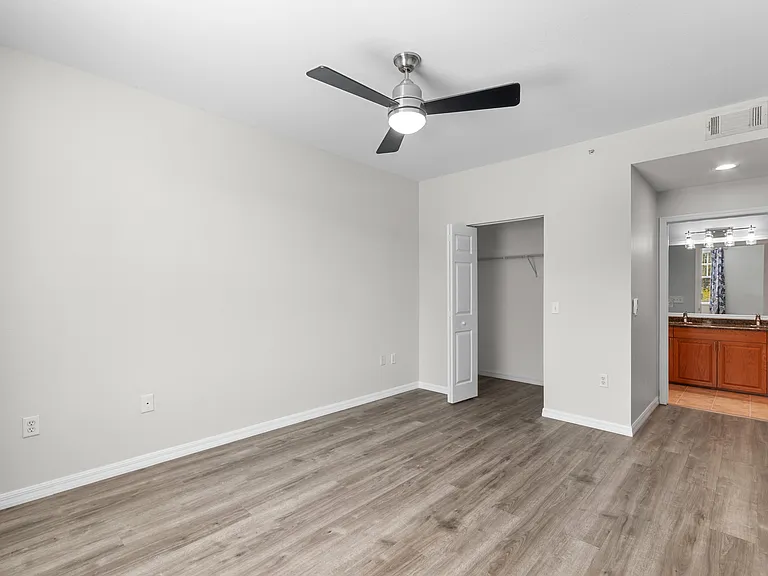 7915 Preserve Cir #216 — Photo 51