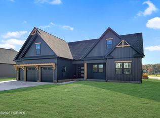 201 Pleasant Dr, Elizabeth City, NC 27909