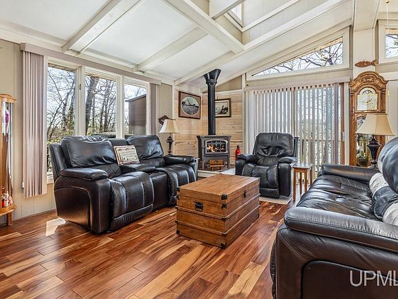 3rd image of 3787 Lake Ellwood Rd