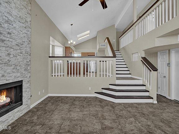 3rd image of 7232 Desert Jewel Dr