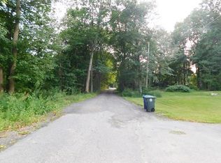 22 F And L Rd, Leominster, MA 01453