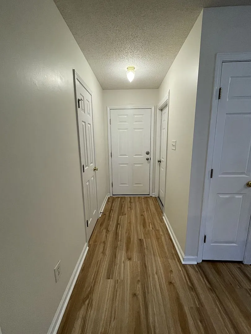 Charming 2-Bedroom, 2-Bath Duplex with Garage — Photo 2