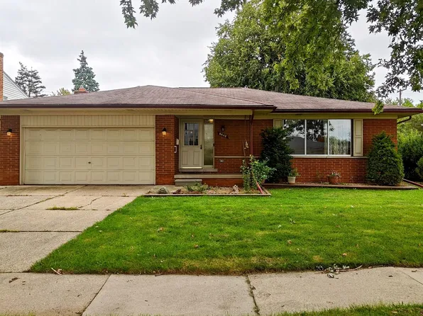8442 Menge Ave, Center Line, MI 48015