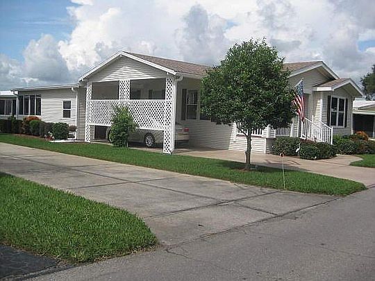 2nd image of 132 N Lake Dr