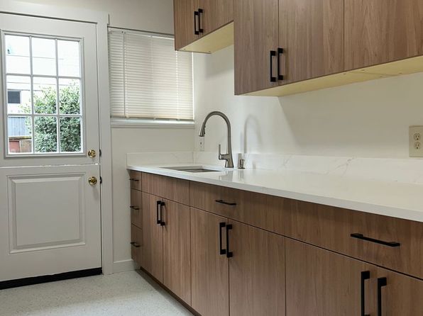 4215-4221 SW Seattle St