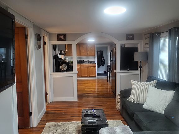 2nd image of 18 Sawdy Pond Ave