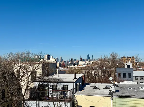 627 De Kalb Avenue image 1 of 16