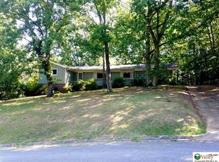 221 Pineridge Dr, Gadsden, AL 35904