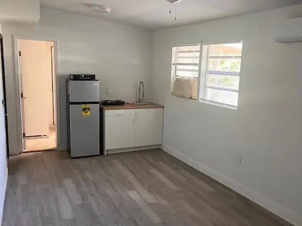 136 Lake Shore Dr #B, Altamonte Springs, FL 32714