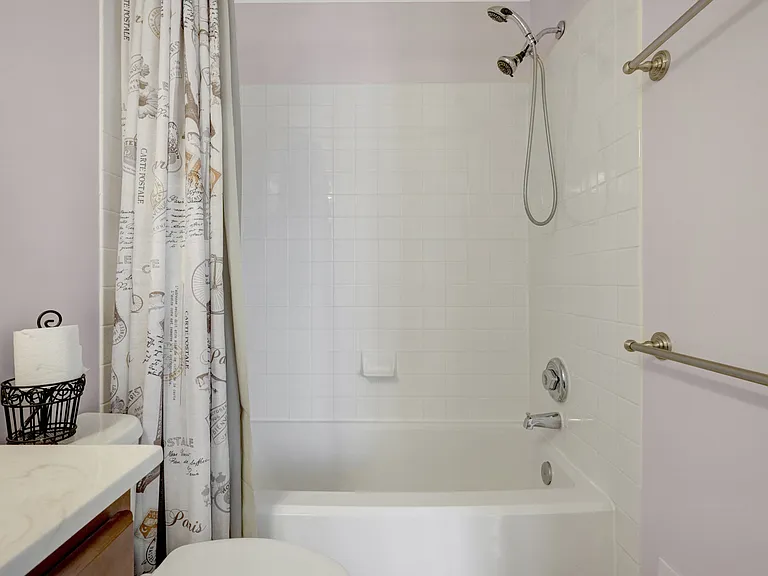 8204 Catbird Cir #202 — Photo 17