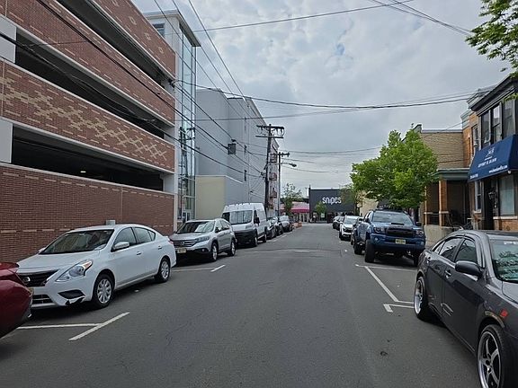 4th image of 430 58th St