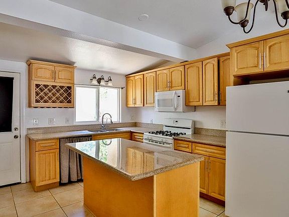 3rd image of 1018 Mooney Dr