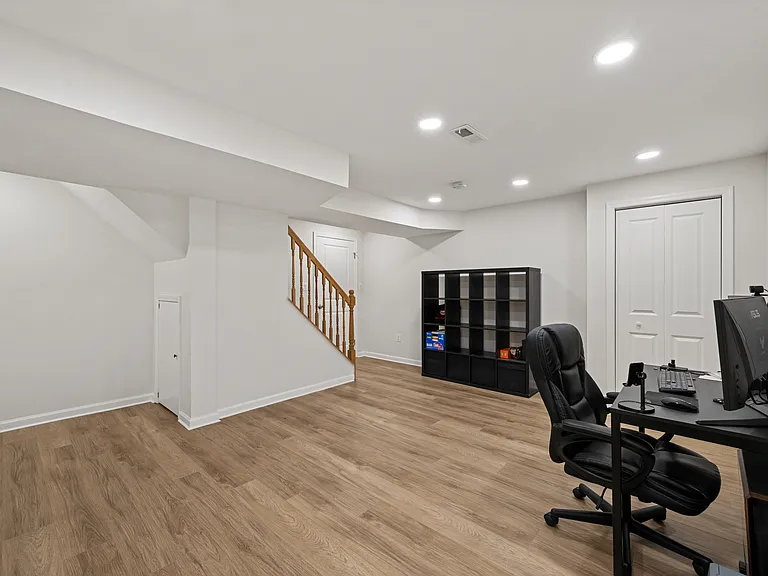 3717 Seven Mile Ln — Photo 31