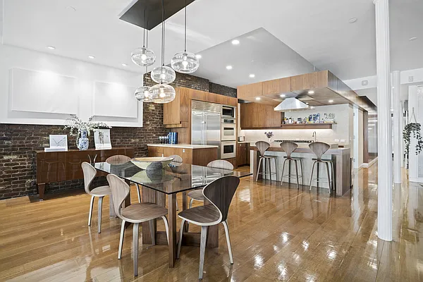 Rented by Douglas Elliman | media 14