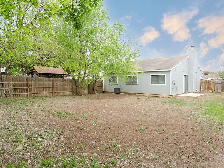 6339 Village Clb — Photo 19