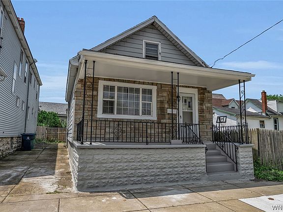 3rd image of 468 Plymouth Ave