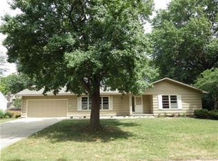 7622 W 95th Ter, Overland Park, KS 66212