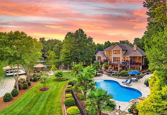 2nd image of 118 Creeky Hollow Dr