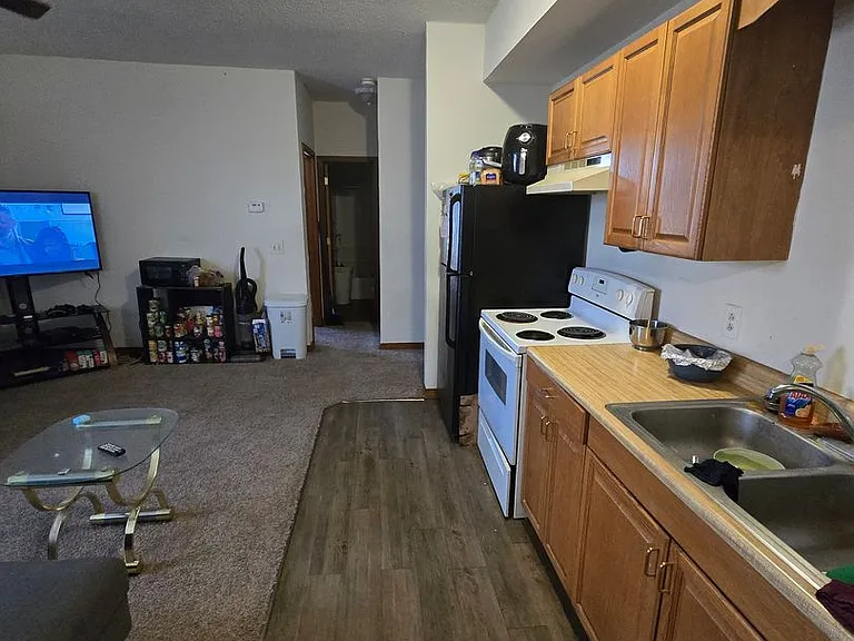 Swingle House Apartments — Photo 13