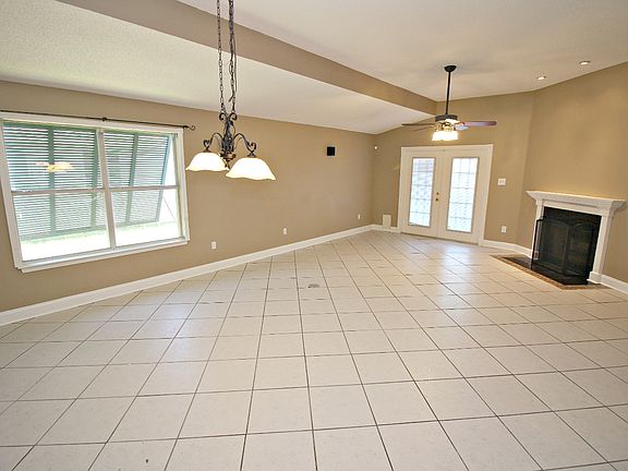 2nd image of 404 Avenue M