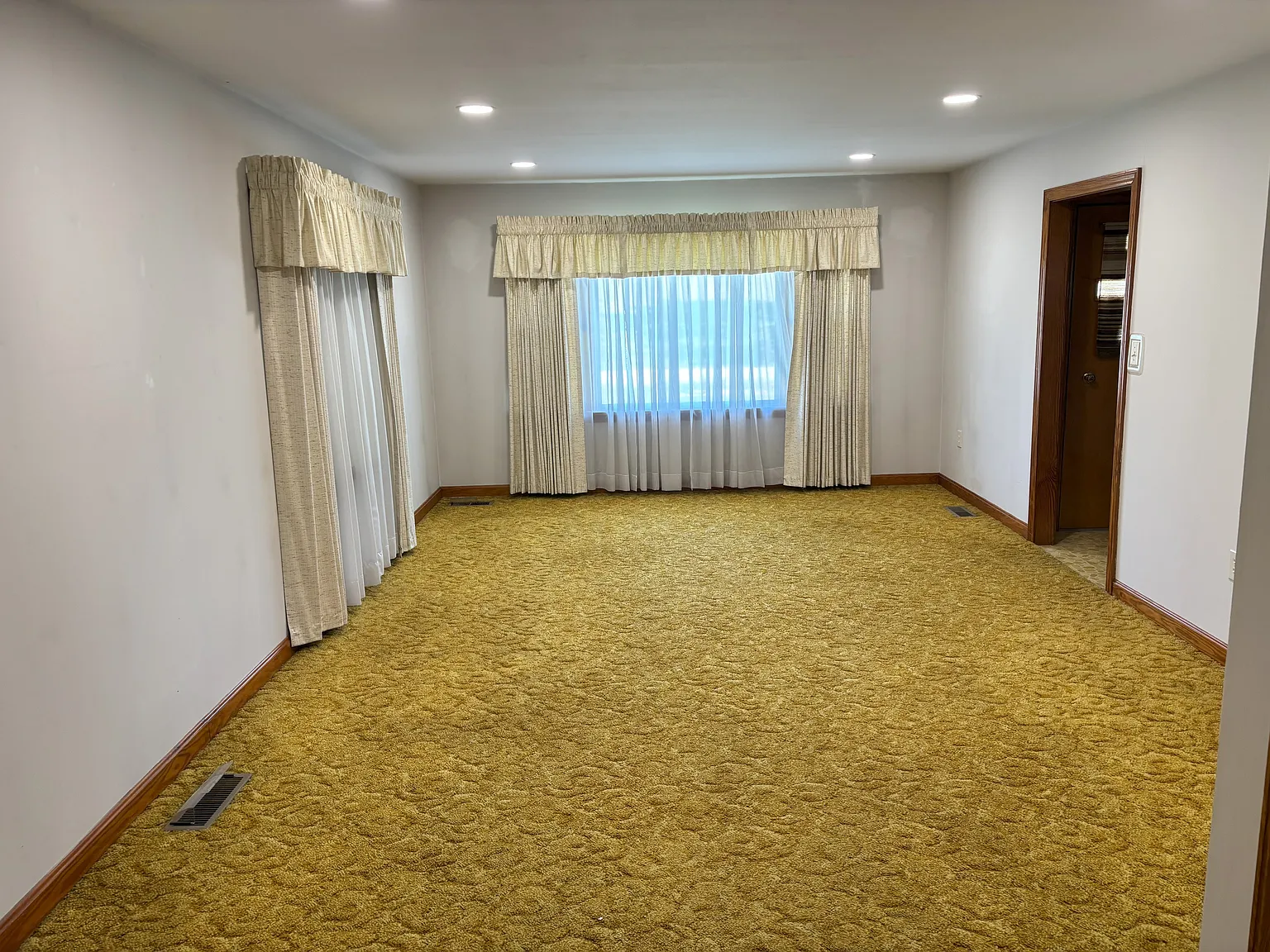 3 bed, 1204 sqft, $1,500 — Photo 4