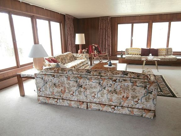 4th image of 10 N Bluff Dr