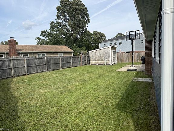 5th image of 4174 Woodlake Ct