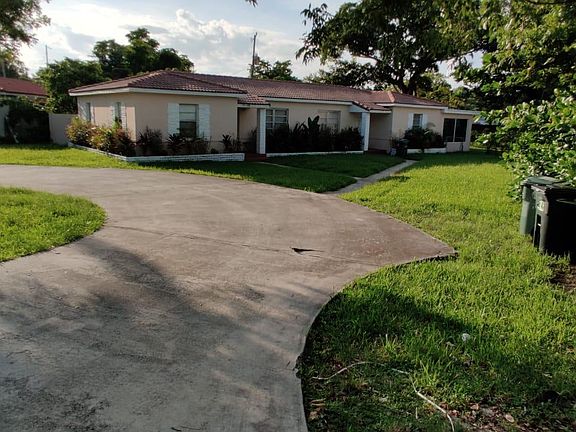 3rd image of 923 NE 107th St