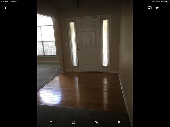 5th image of 1062 Autumn Glen Way