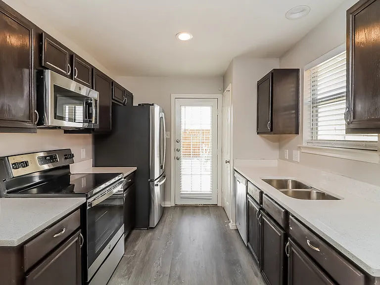 9112 Christopher Cir — Photo 8