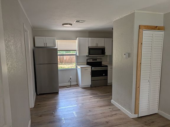 2nd image of 3913 10th Ave S
