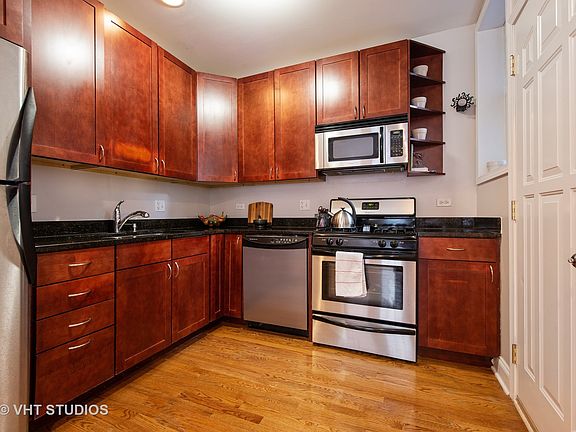 4th image of 4330 N Sacramento Ave APT 1E