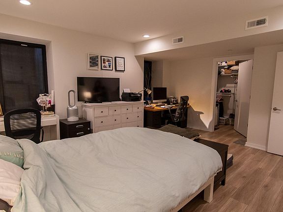 4th image of 385 Martin St #1F