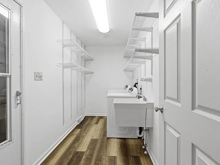 472 Hillside Dr — Photo 24