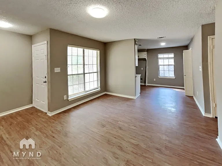 416 Carroll Ave — Photo 4