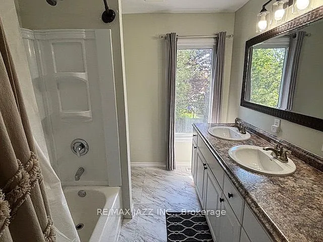 177 Athol St E — Photo 24