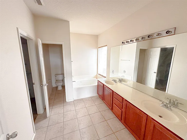 3054 Orchard Vale Dr — Photo 9