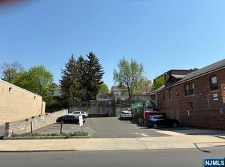 510 Broad Ave, Ridgefield, NJ 07657