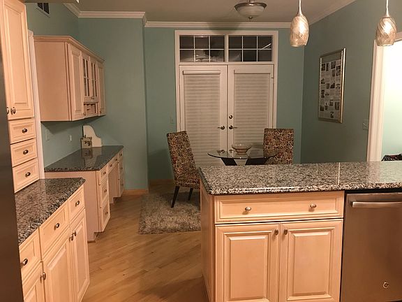 5th image of 439 Cambridge Way #500
