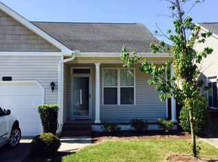 527-527B Village Green Dr, Morehead City, NC 28557