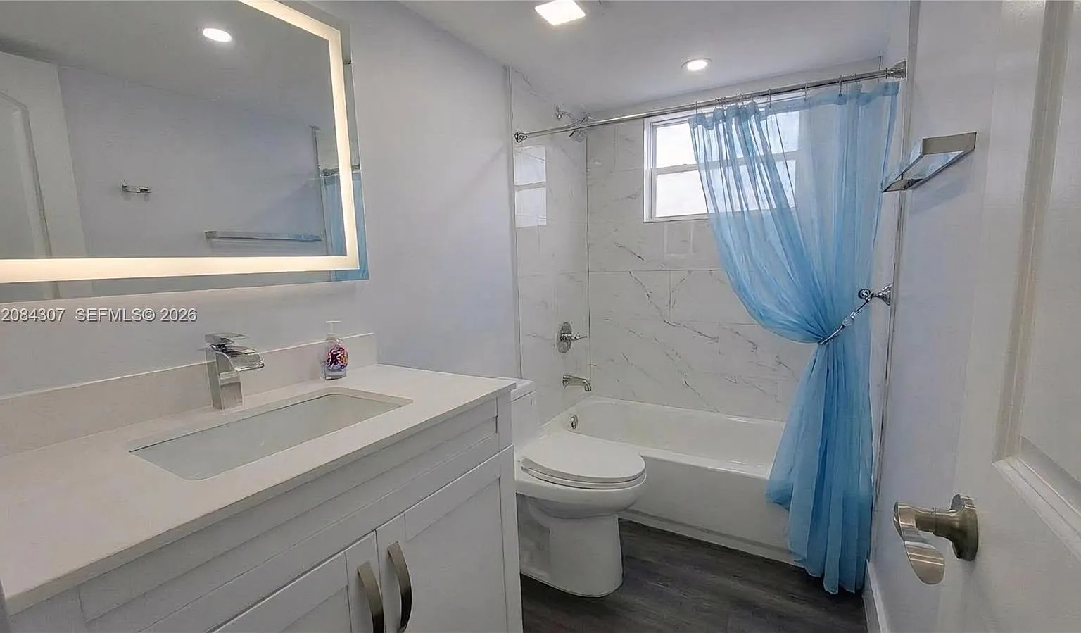 Royal Oaks Condo — Photo 3