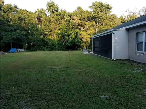 3rd image of 10635 Woodland Dr