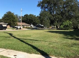5431 Chatham Dr, New Orleans, LA 70122